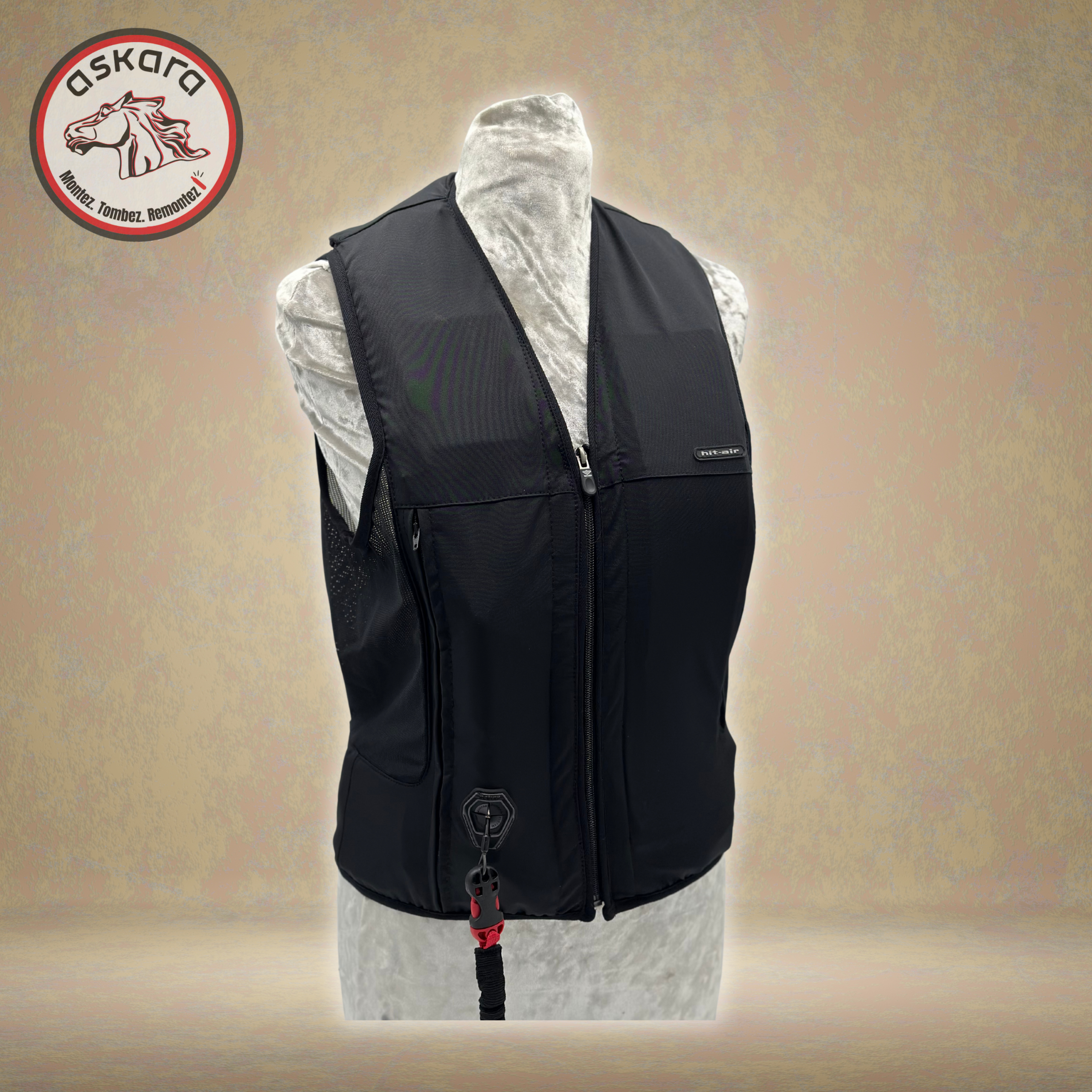 Vue avant du nouveau gilet airbag Hit-Air modèle Airflex pour l'équitation