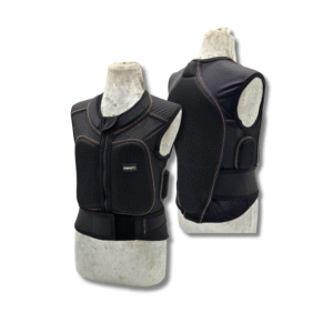 Enfin le gilet de protection parfait pour évoluer ou apprendre l'équitation en tout aisance et sécurité ! Découvrez notre gilet flexride de Askara, existe en tailles adultes et enfants