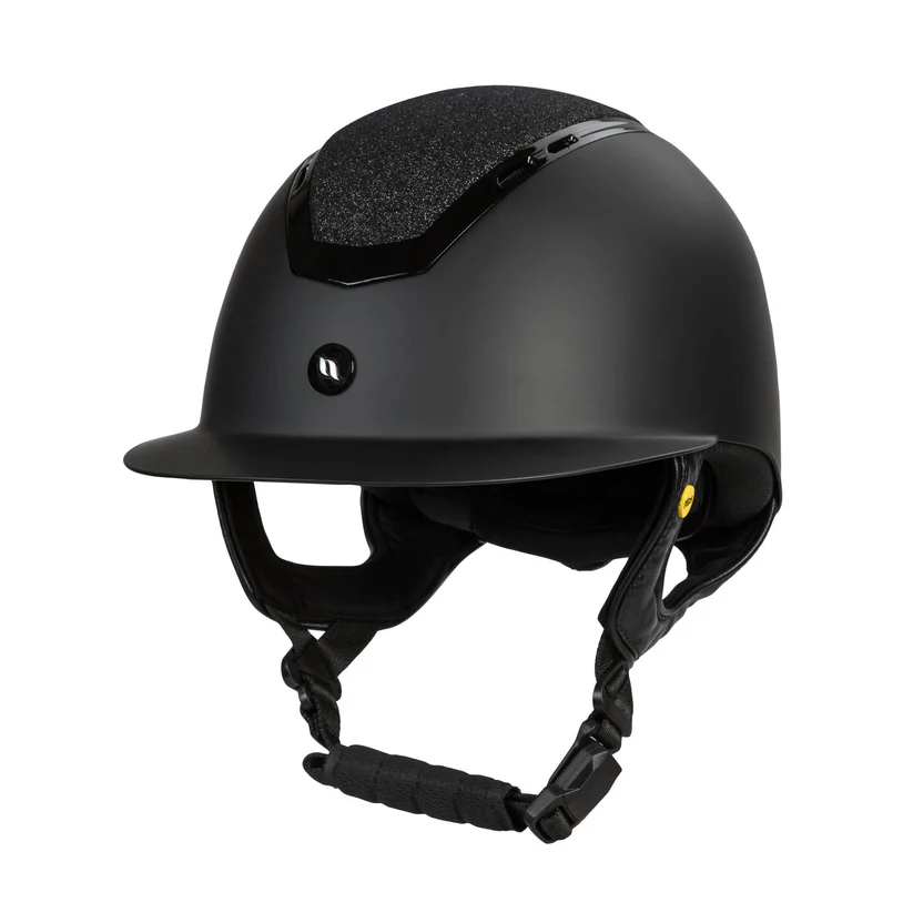 Découvrez les tous nouveaux casque d'équitation Back On Track équipé du système de sécurité MIPS en exclusivité chez Askara, les spécialistes de la sécurité du cavalier !